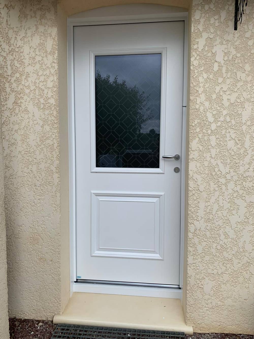 porte aluminium gris clair