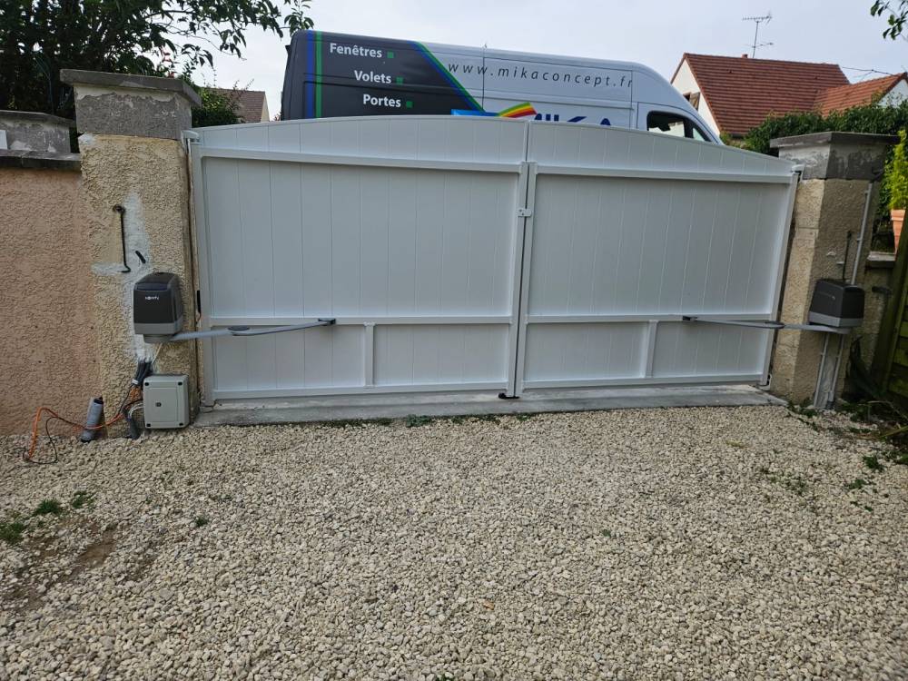 PORTAILPVCBLANC